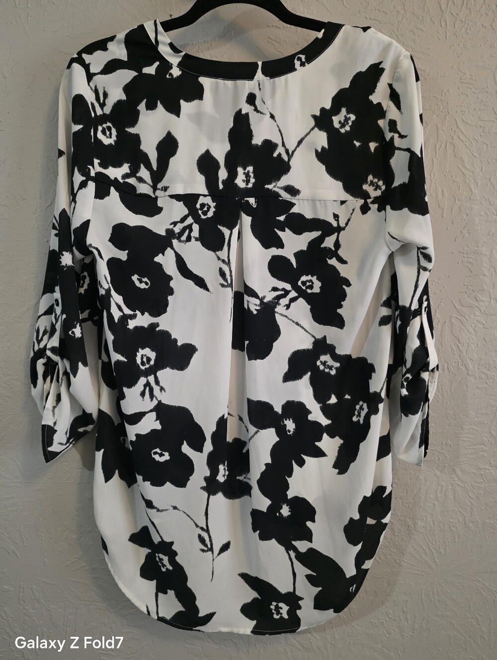 Daniel Rainn Koda Split Neck Blouse Black floral on white M - Picture 6 of 6